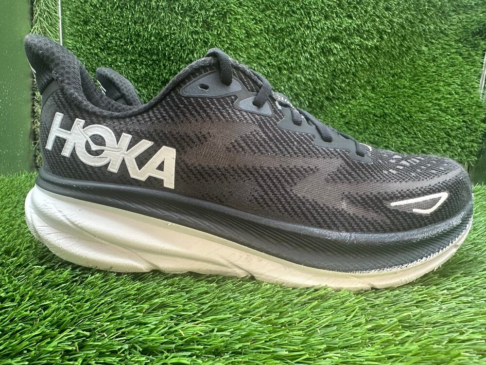 Hoka One One Clifton 9 1132211-BWHT Athletic Sneaker Women's 10.5B Black Knit